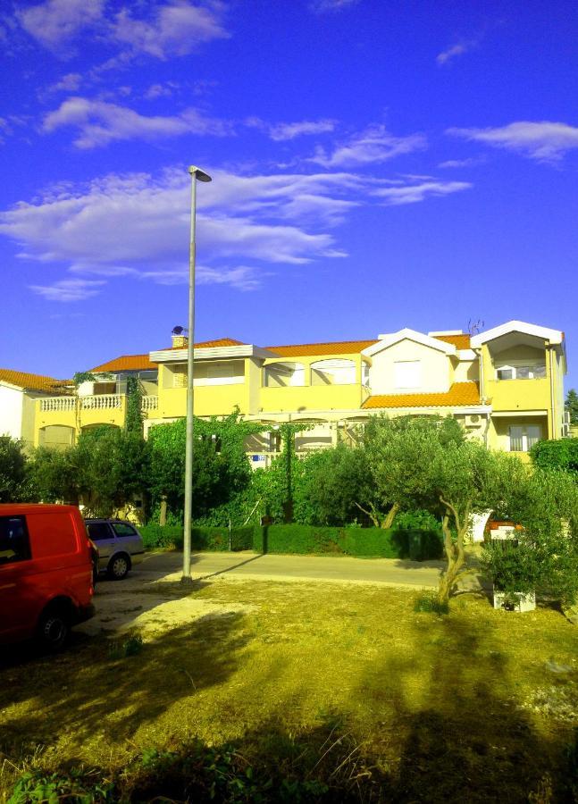 Apartments Dubravka Пироваць Екстер'єр фото